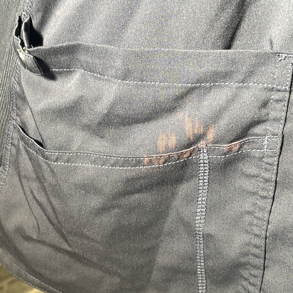 Med couture scrub top 1 minor flaw - Picture 12 of 12